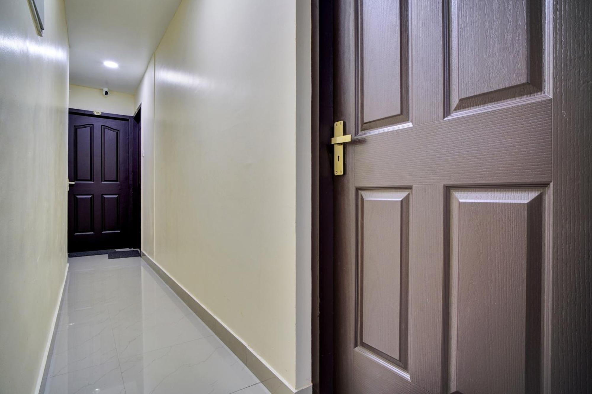 Hotel O Crystal Executive Suites Kochi Dış mekan fotoğraf
