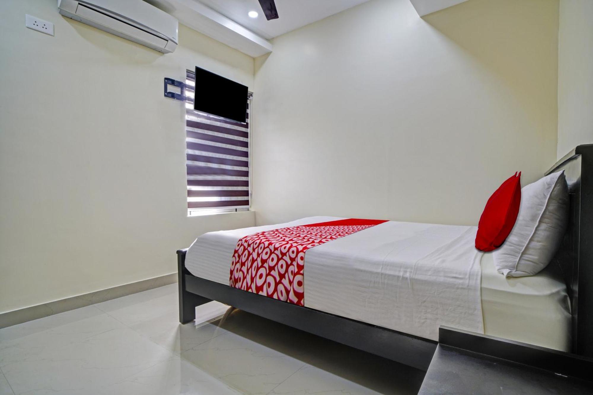 Hotel O Crystal Executive Suites Kochi Dış mekan fotoğraf