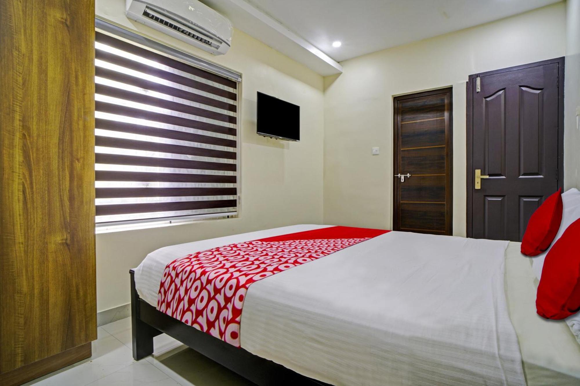 Hotel O Crystal Executive Suites Kochi Dış mekan fotoğraf