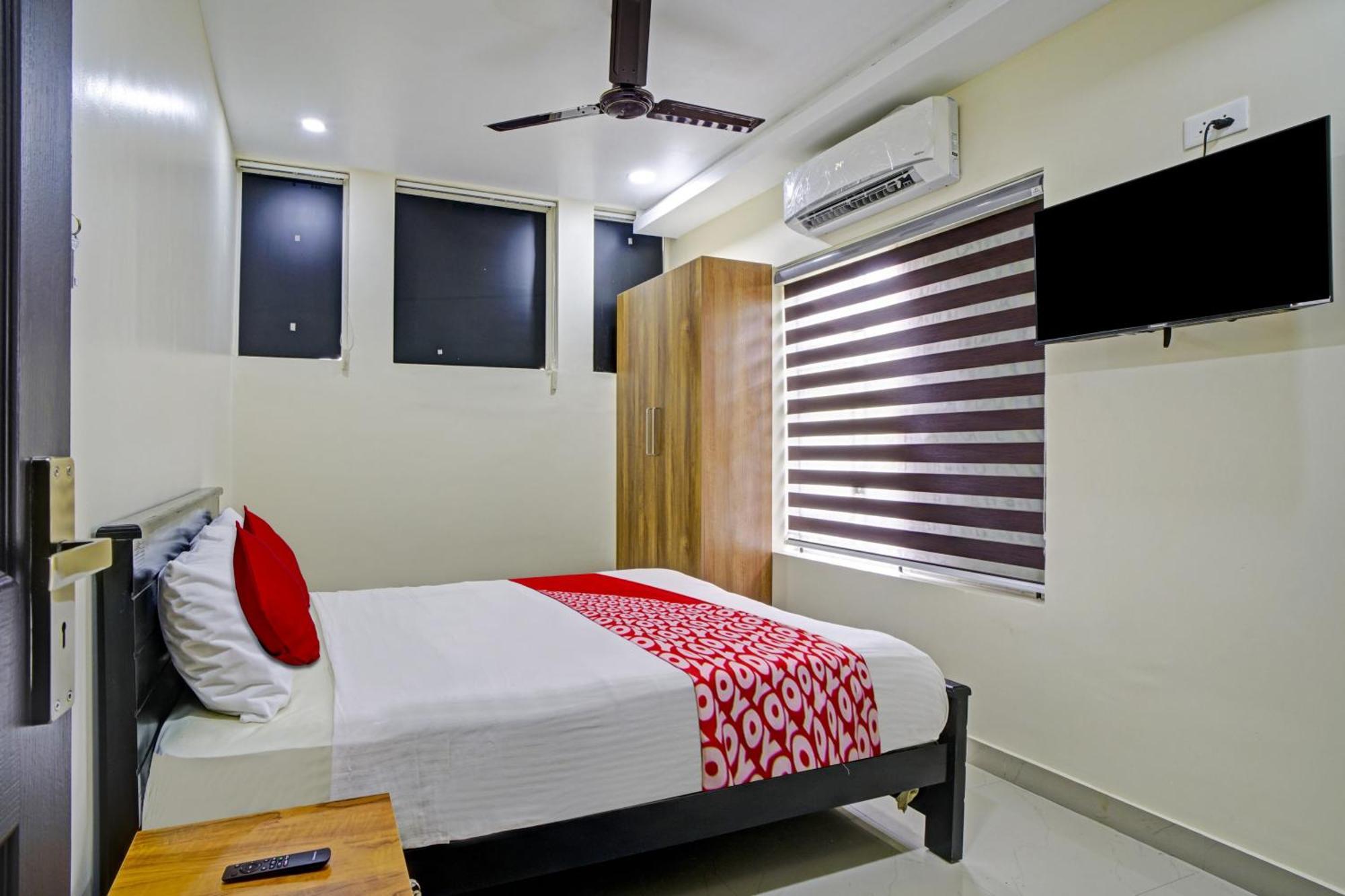Hotel O Crystal Executive Suites Kochi Dış mekan fotoğraf