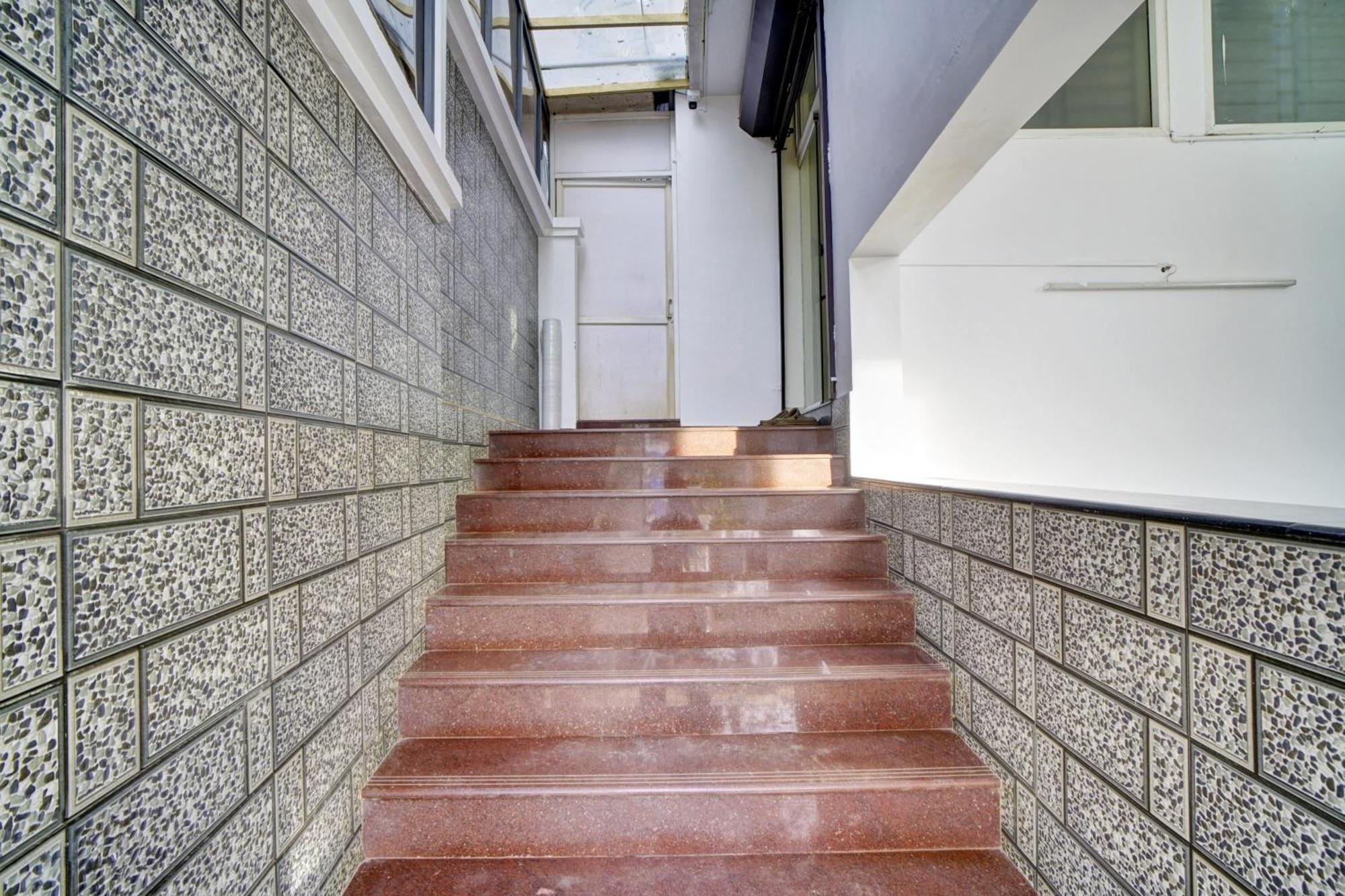 Hotel O Crystal Executive Suites Kochi Dış mekan fotoğraf