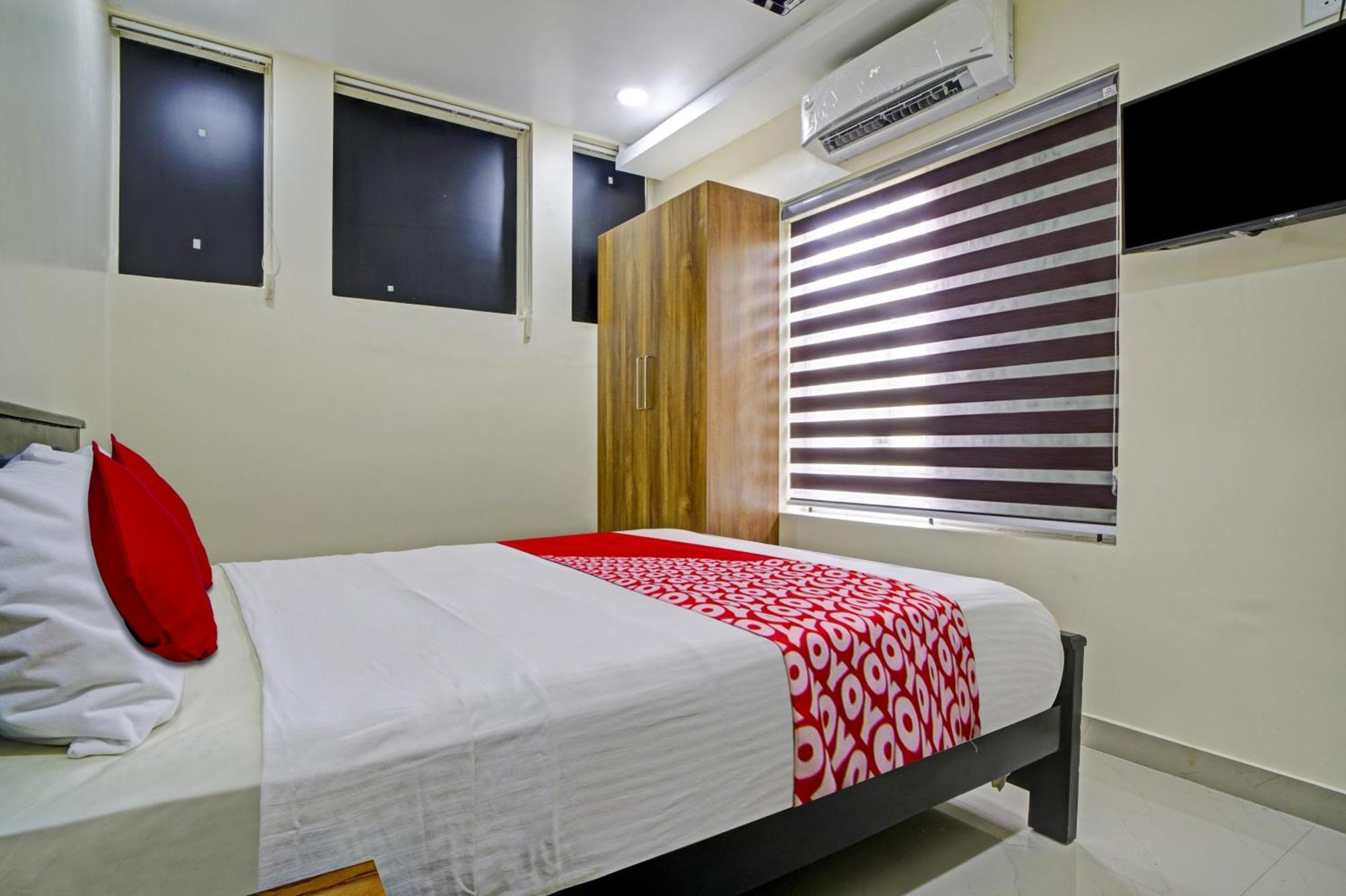 Hotel O Crystal Executive Suites Kochi Dış mekan fotoğraf