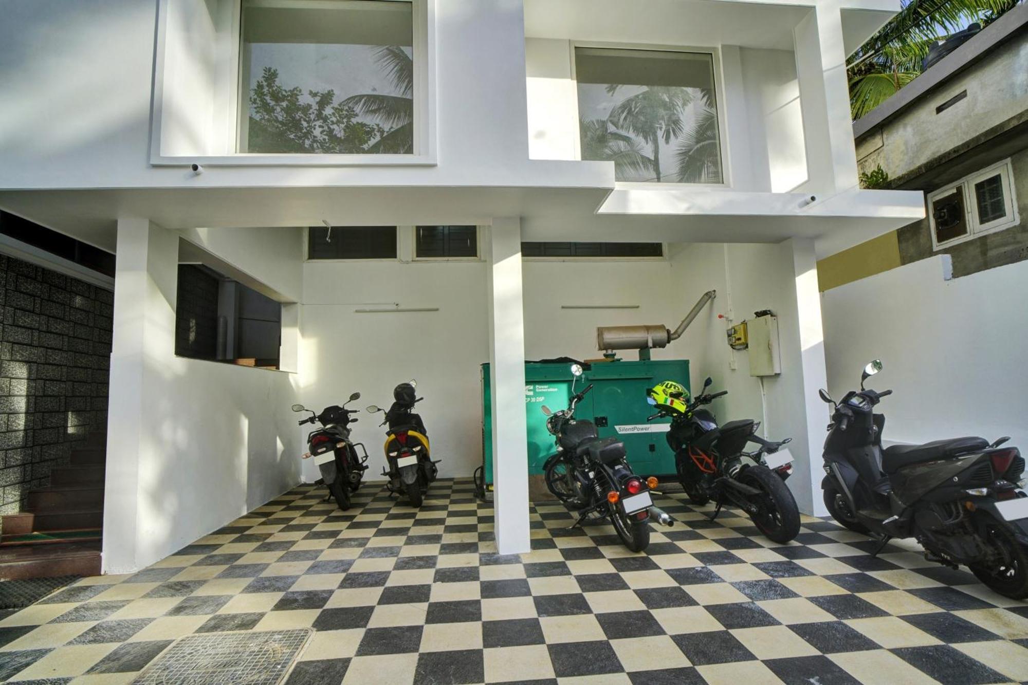 Hotel O Crystal Executive Suites Kochi Dış mekan fotoğraf