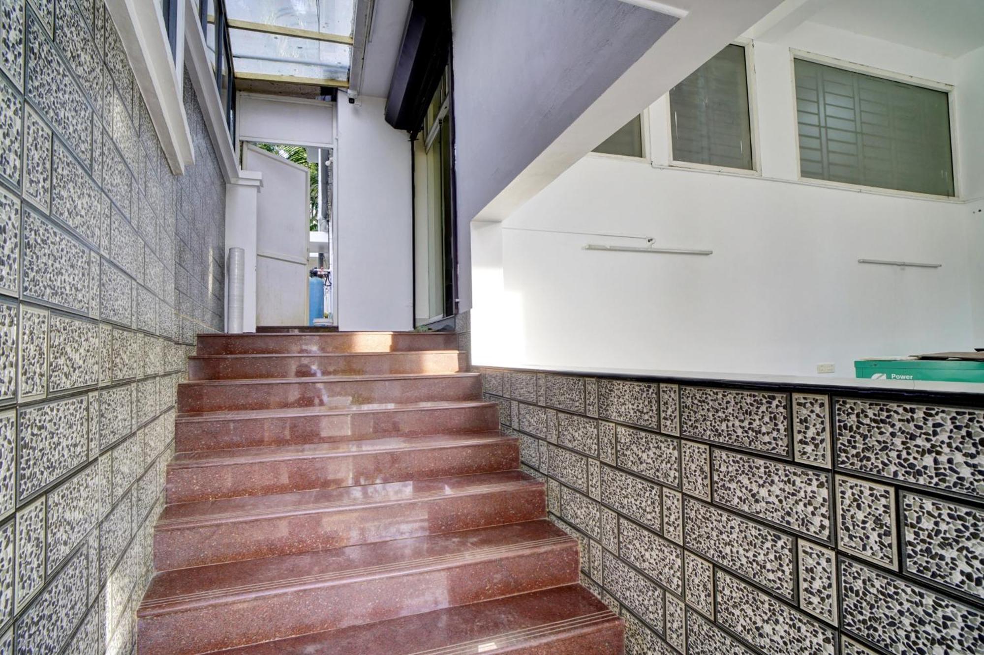 Hotel O Crystal Executive Suites Kochi Dış mekan fotoğraf